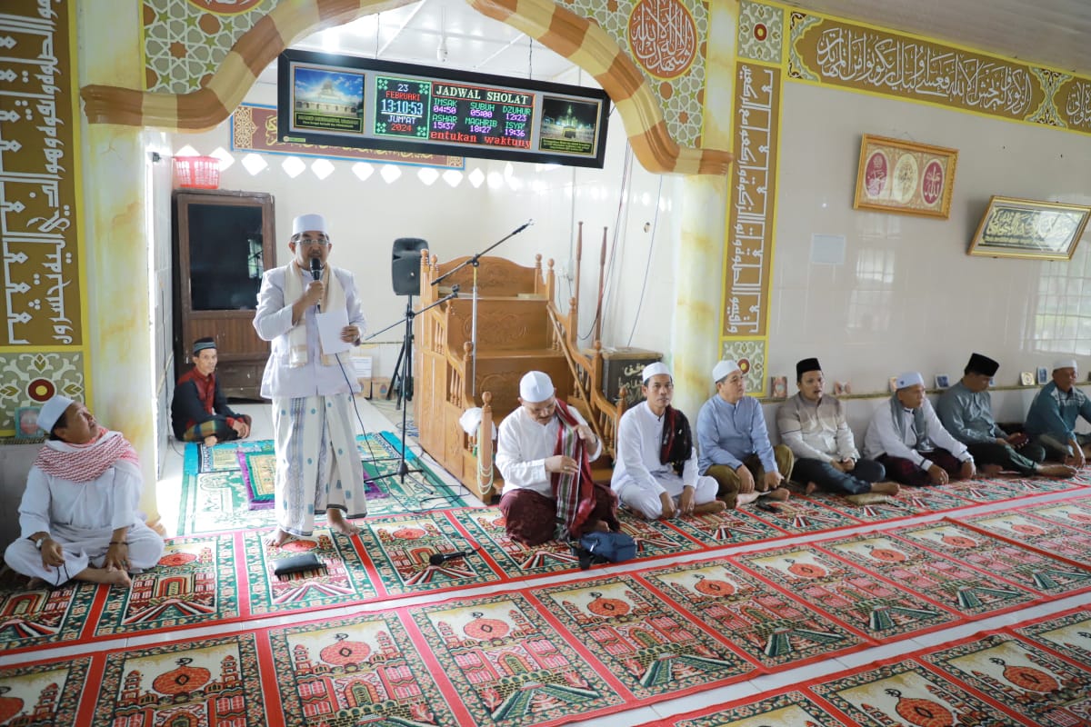 Bupati Tanjab Barat Kunjungi Desa Sungai Serindit dalam Safari Jumat Berkah